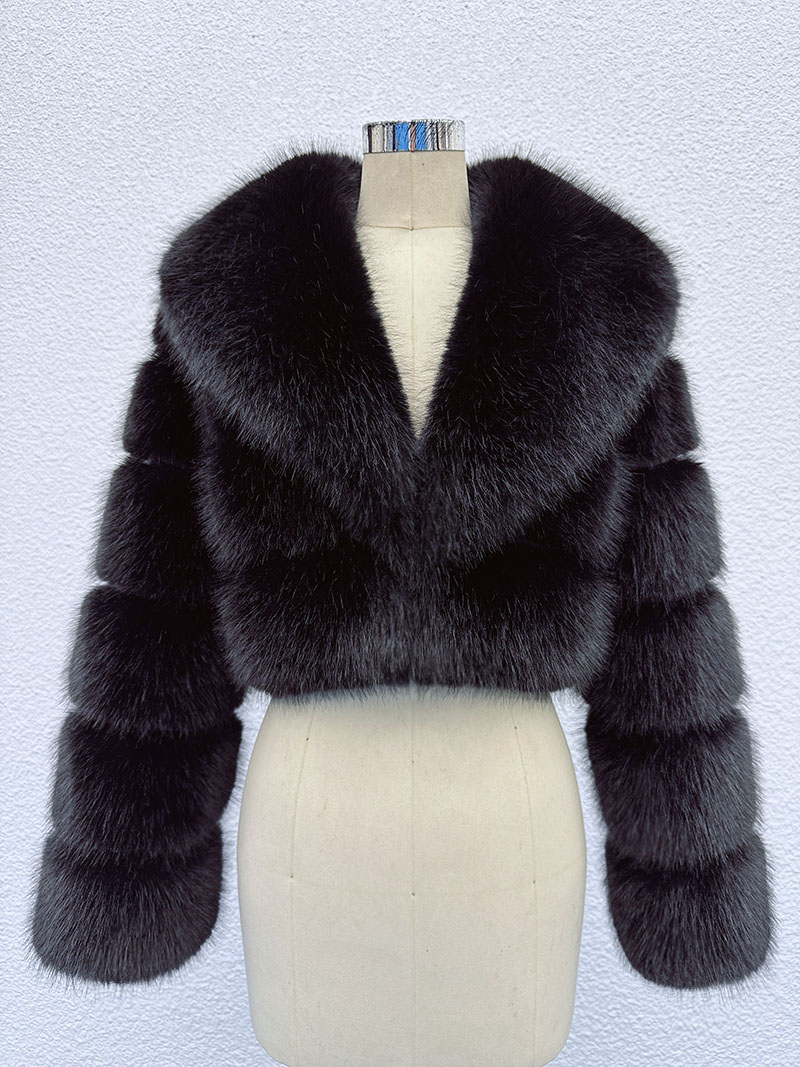 Street Fashion Week - Item Number 0115X Iconic Street Fashion