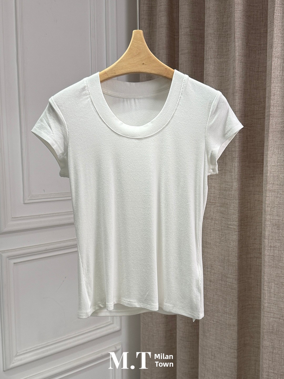 Street Fashion Milan - Slim Fit U-Neck Color T-Shirt Milan