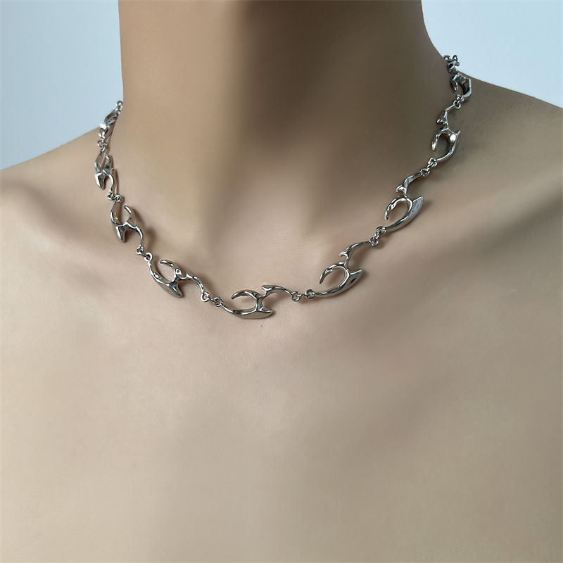 Irregular Shaped Metal Necklac - огляд і ціна Street Fashion Trend 2025
